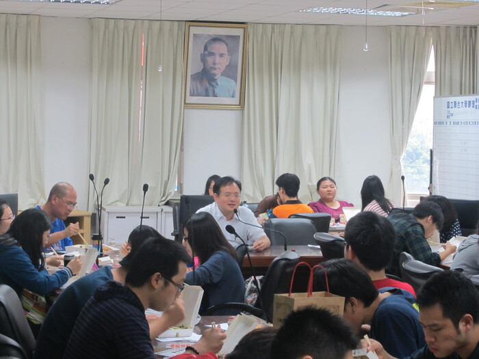 102.05.15_國際事務志工初次集合圖片