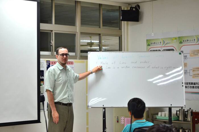 102.05.29_國際志工二次集合圖片