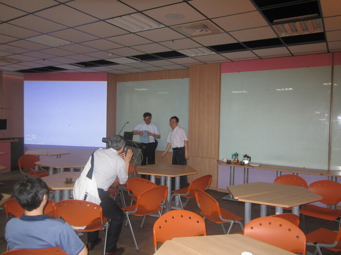 102.06.06_NTU_Homer Chen至資管系演講圖片